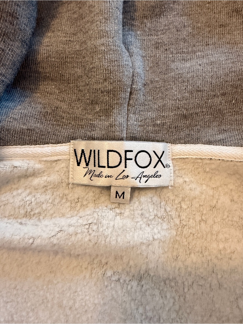 Wildfox RARE NWOT Gray Hooded Sweatshirt with Rainbow & Sun Back Graphic - Picture 5 of 6
